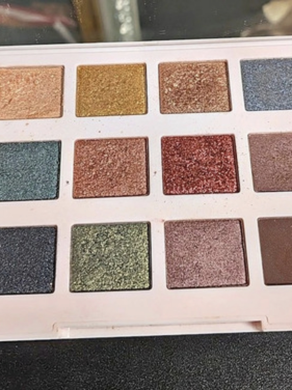 Ciaté London The Editor Eyeshadow Palette - New England, 18 Shades